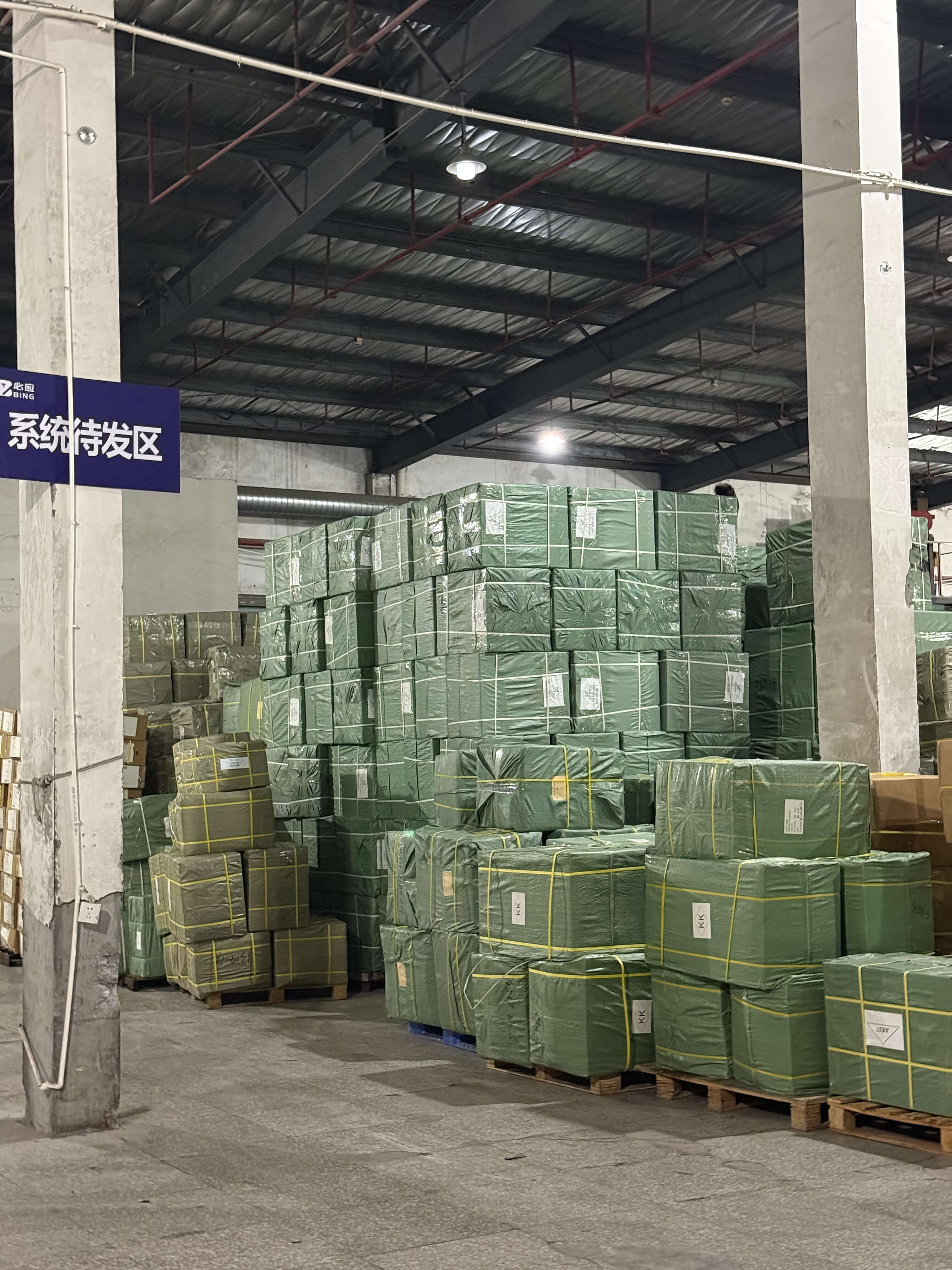 Yiwu export warehouse with packed toy cartons